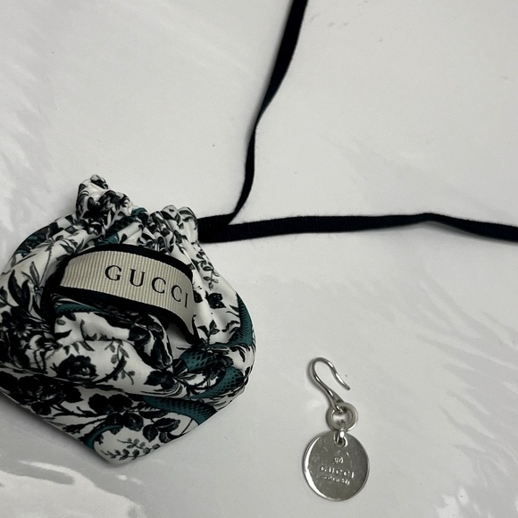 GUCCI ⚜️🩶⚜️ Sterling Silver Heart Trademark Earring authentic with bag - Picture 10 of 12